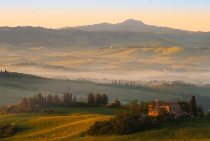 Not frar Pienza: one not