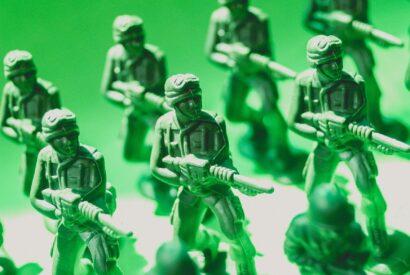 toy soldiers macro photo